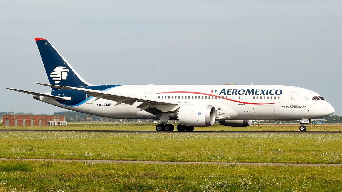 Aeromexico Boeing 787-8 XA-AMR on the runway at Amsterdam Schiphol